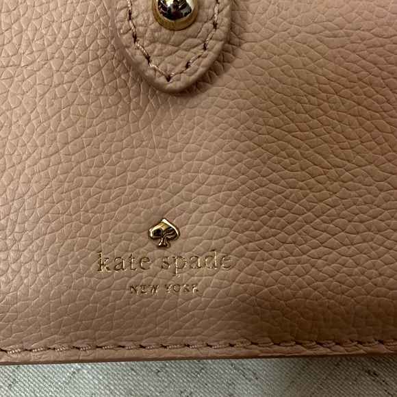 Kate Spade Pink Crossbody Bag Sleek Design 🍓 - Picture 9 of 13